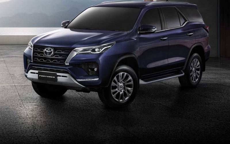 Comparison Toyota Fortuner 2021 Vs Toyota Highlander Platinum